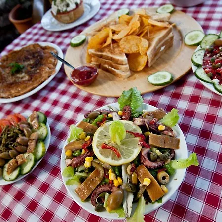Bed & Breakfast Victoria's Damouchari