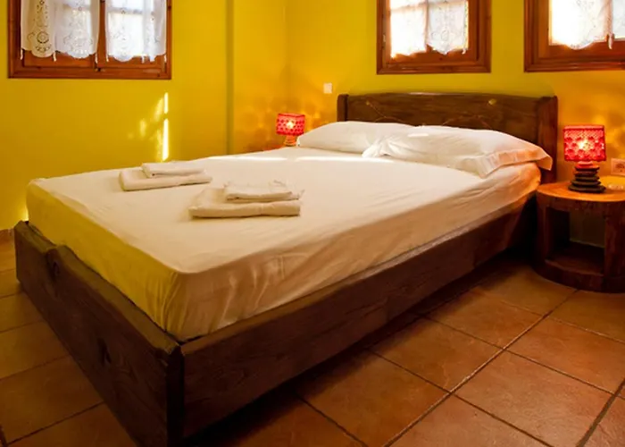 Victoria's 3* Damouchari