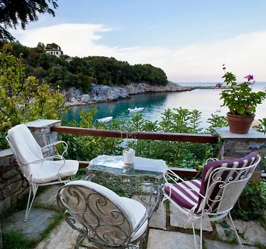 Victoria's Bed & Breakfast Damouchari