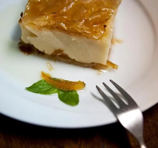 Victoria's Damouchari