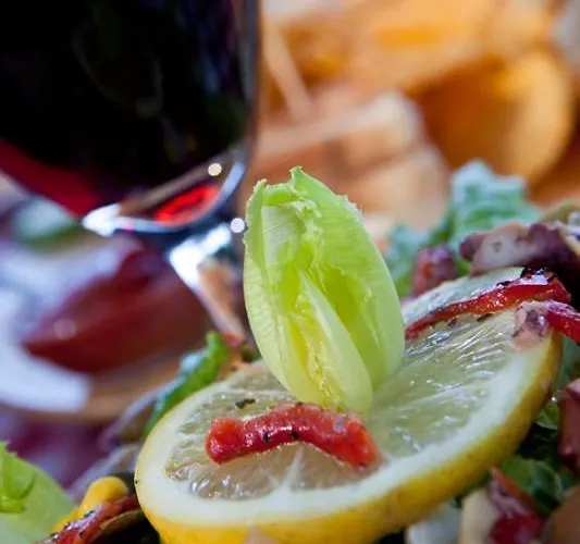 Bed & Breakfast Victoria's 3*