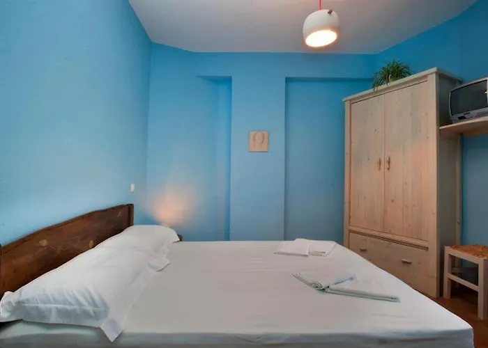 Victoria's 3* Damouchari