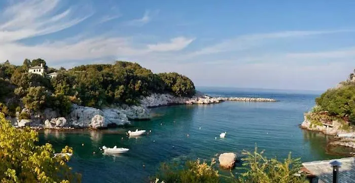 Victoria's Bed & Breakfast Damouchari